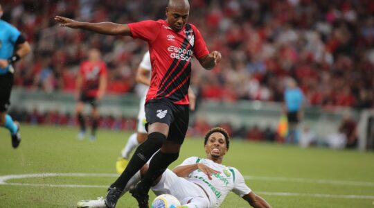 O volante Fernandinho, do Athletico Paranaense