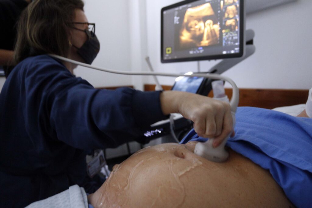 hospital do trabalhador – UTI neonatal – atendimento hospital de crianças prematuras – exame de ecografia