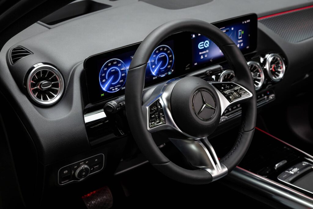 mercedes-benz-eqa-03.jpg__2100.0x1400.0_q85_subsampling-2