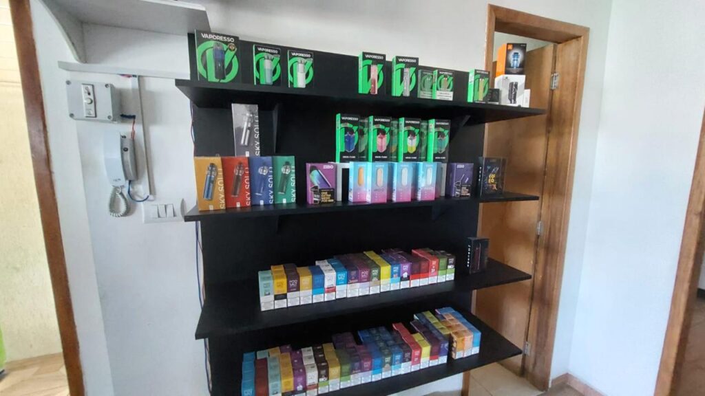 vapes