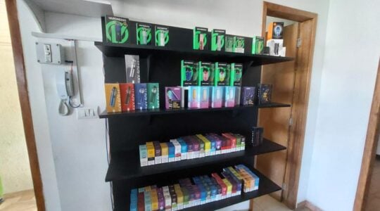 vapes