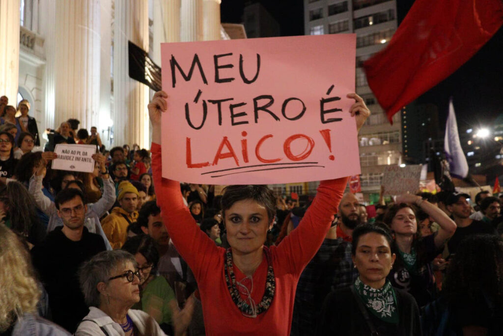 14protesto03