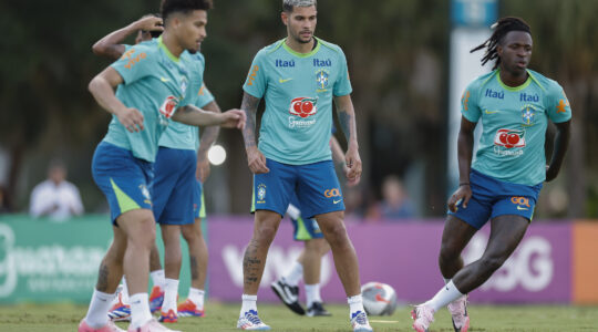 O volante Bruno Guimarães