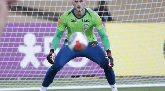 Escalação do Brasil contra os Estados Unidos: o goleiro Bento, do Athletico, será titular