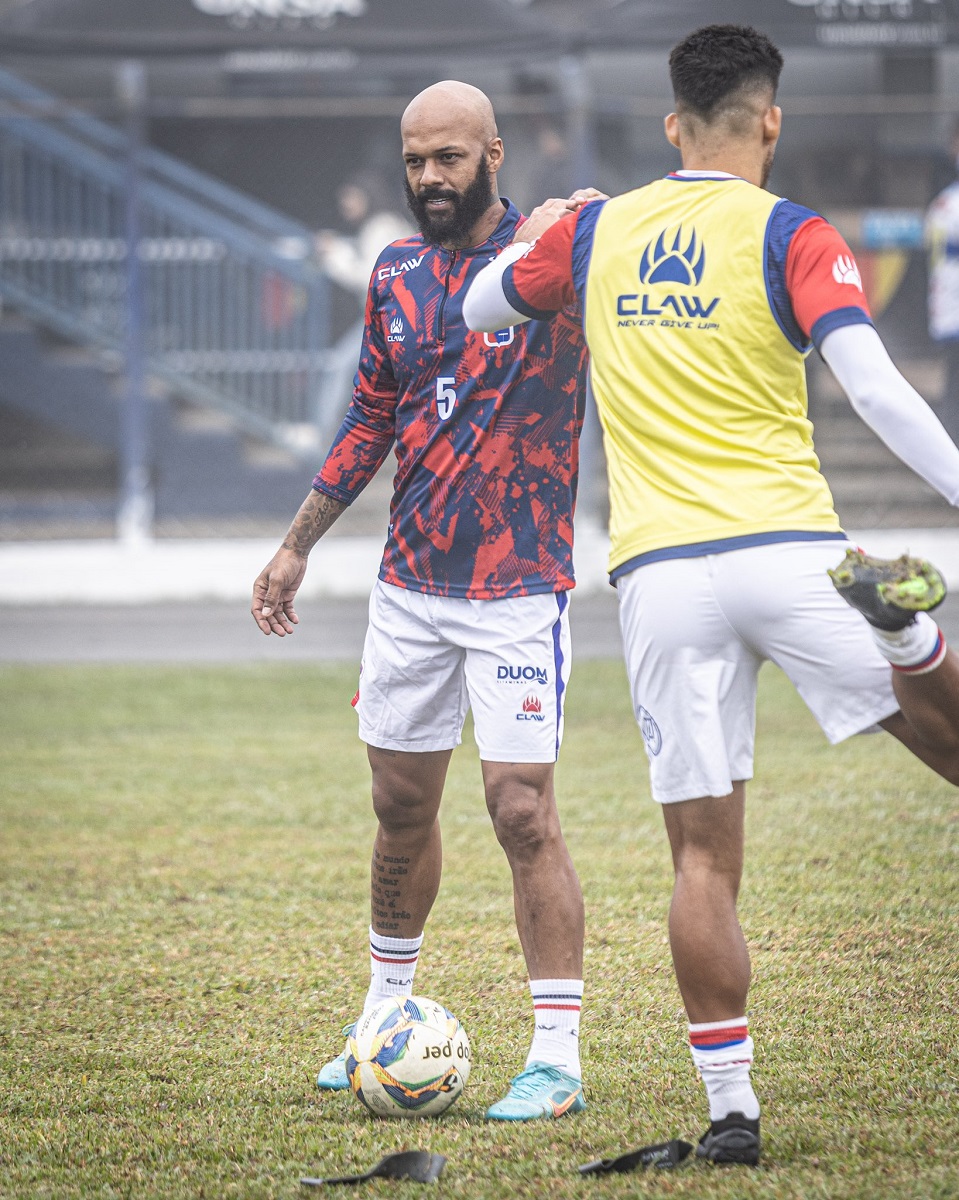 O volante Bruno Silva, do Paraná Clube