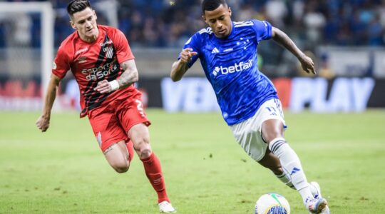 Athletico perde para o Cruzeiro no Mineirão