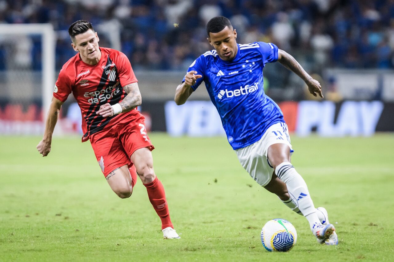Athletico perde para o Cruzeiro no Mineirão