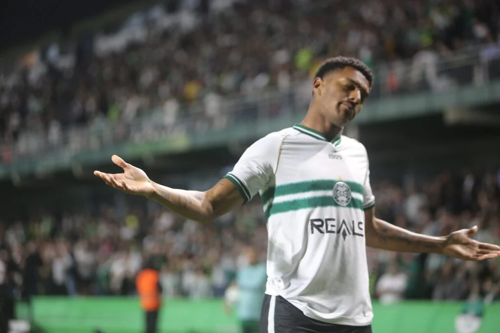 Coritiba lidera ranking da Série B