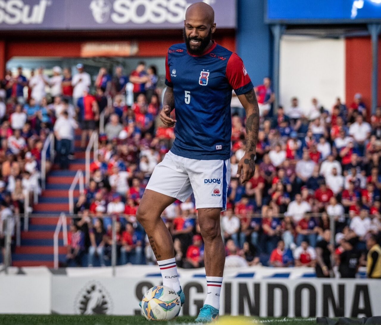 O volante Bruno Silva, do Paraná Clube