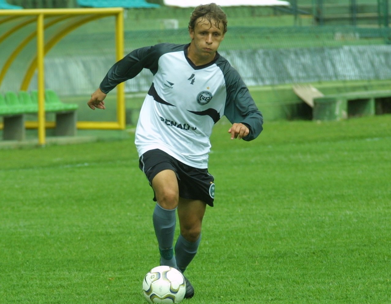 O lateral-direito Rafinha, em treino do Coritiba