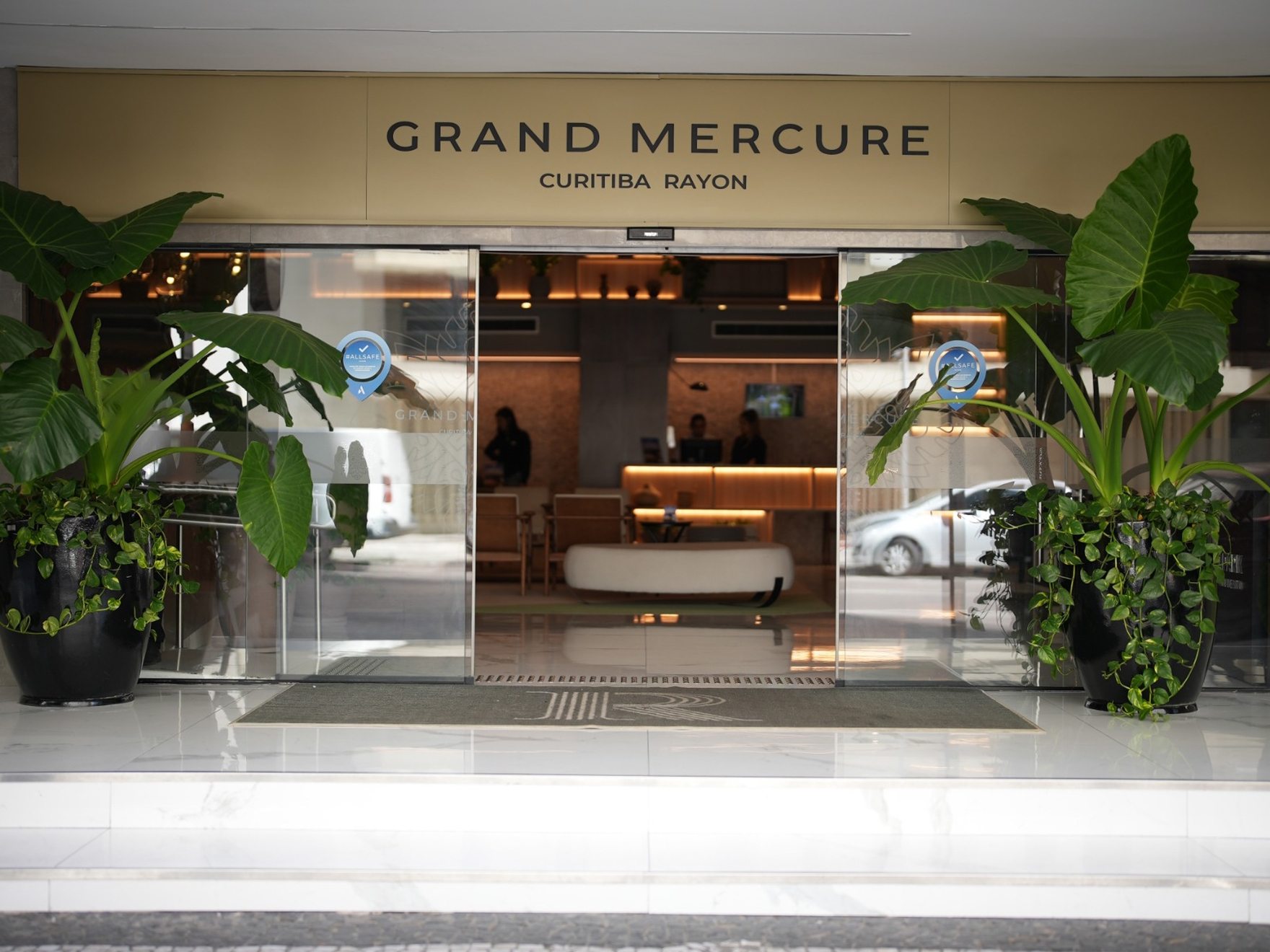 Fachada Grand Mercure Curitiba Rayon2 (2)