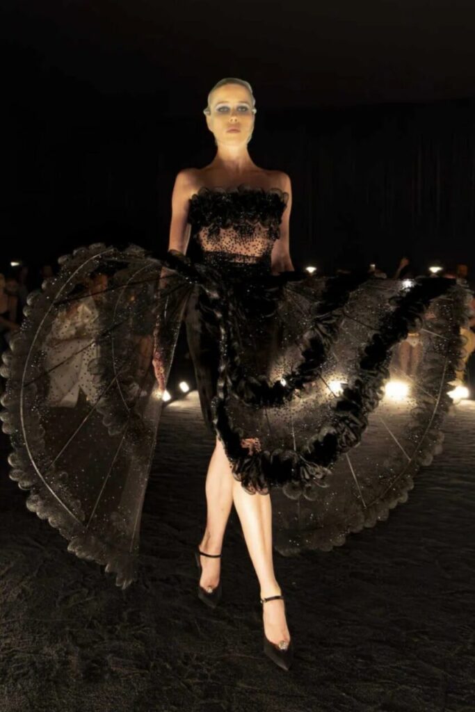 Foto2-Reproducao-Instagram-@schiaparelli