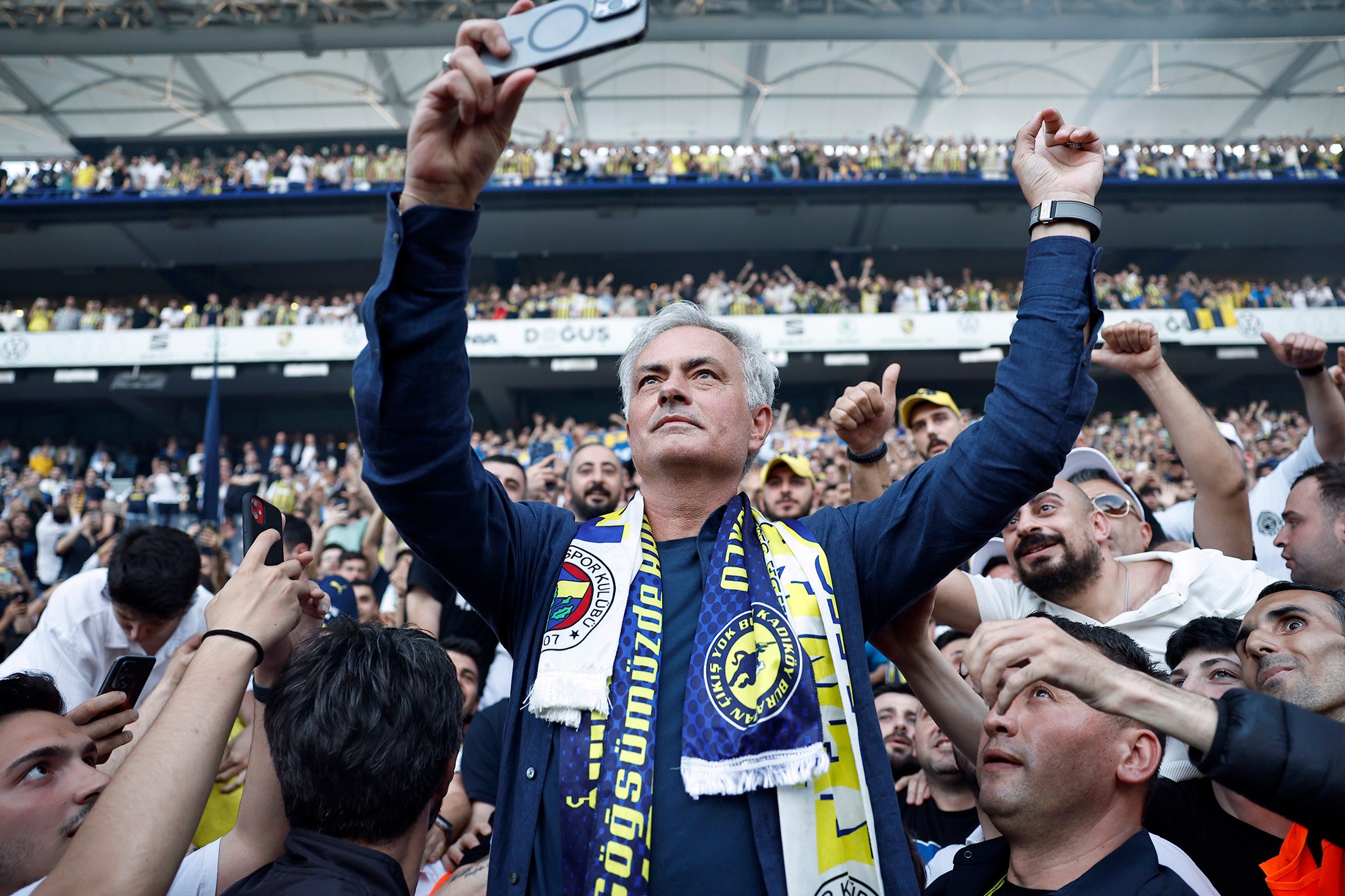José Mourinho na chegada ao Fenerbahçe