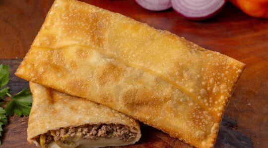 Pastel de carne – credito Gean Cavalheiro