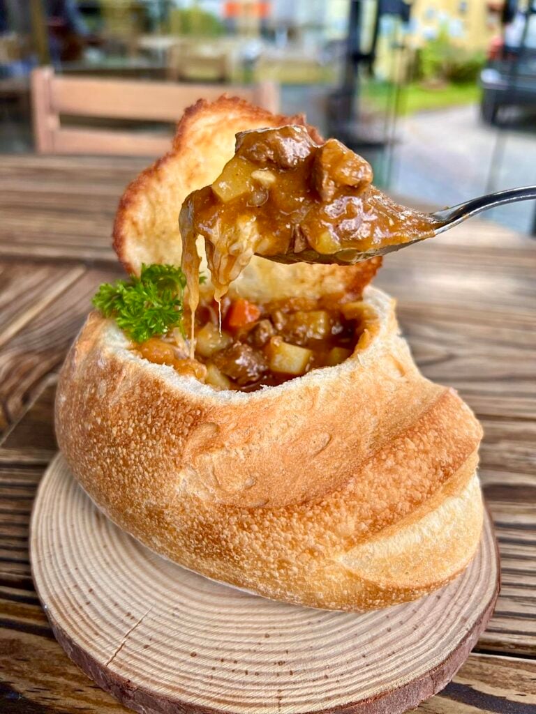 Sopa no pão