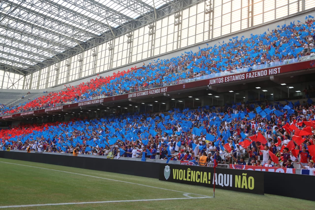Torcida do Paraná Clube na Ligga Arena