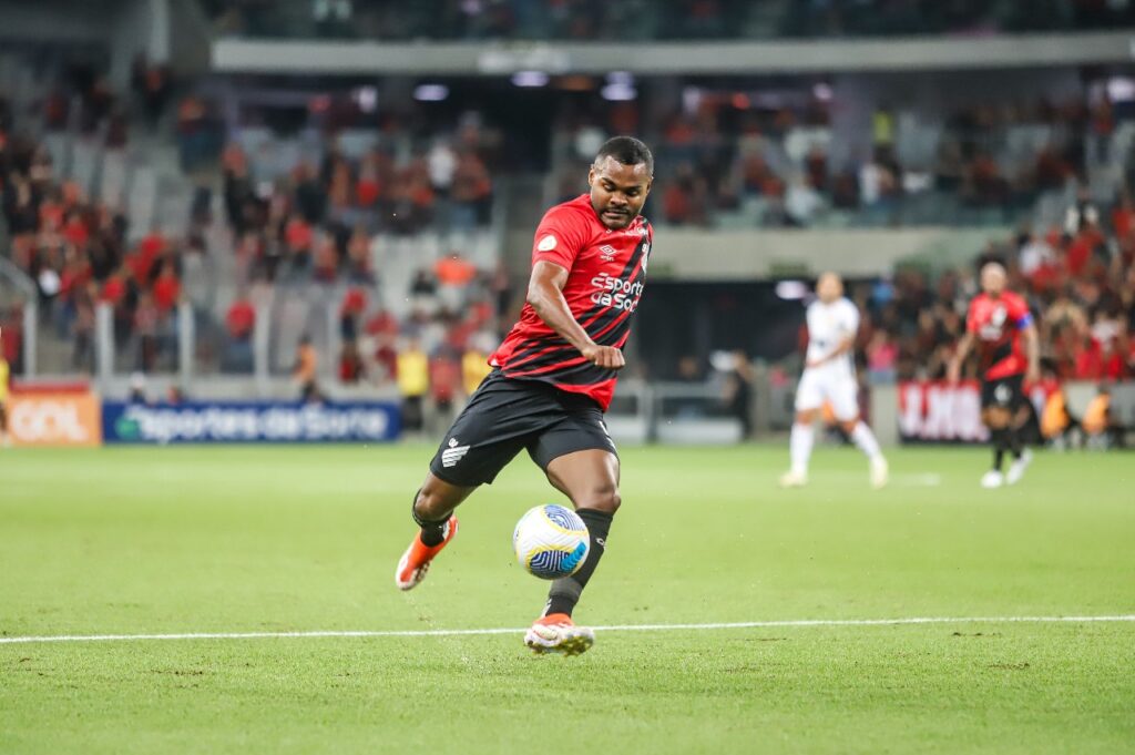 Nikão, do Athletico Paranaense