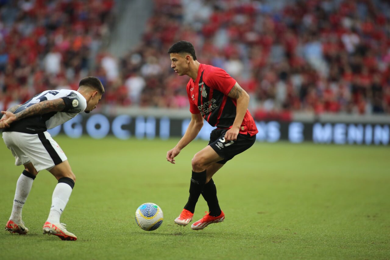 Esquivel em Athletico x Corinthians