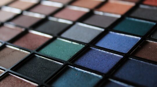 eye-shadow-4558443_1920