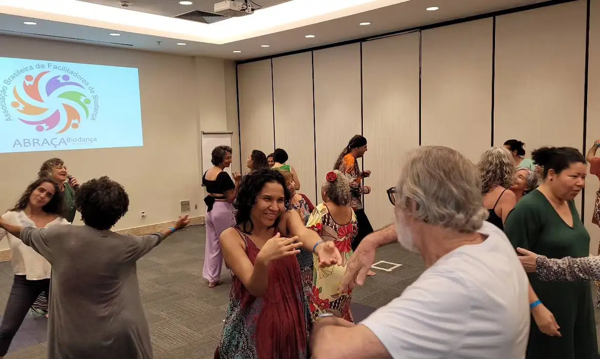 facilitadores_de_biodanca_da_abraca