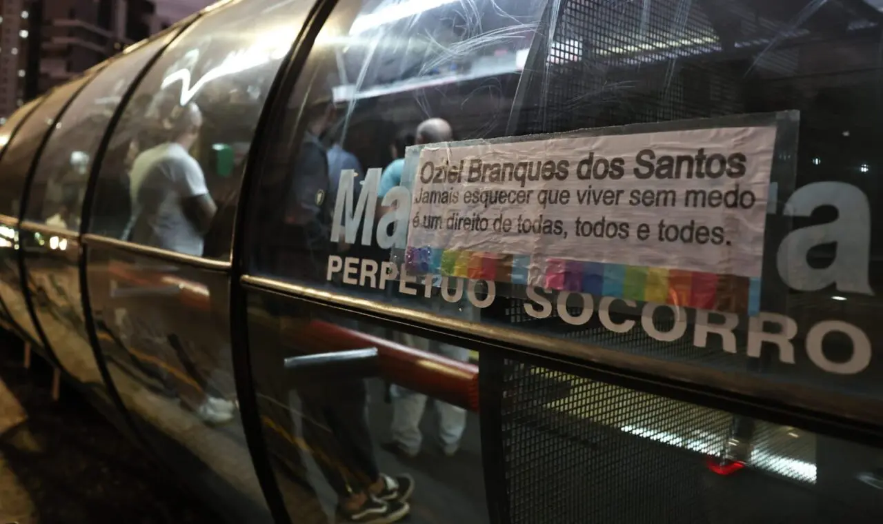 homenagem a homem que morreu defendendo casal lgbti