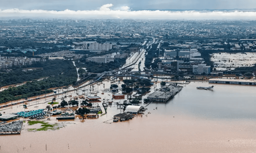 Vista área e Porto Alegre alagada. (Foto: Ricardo Stuckert/ABr)
