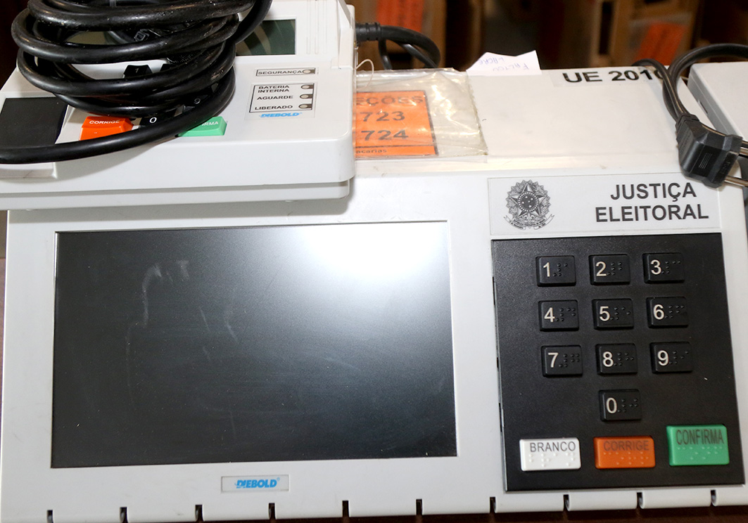 URNAS ELETRONICAS NO TRE URNA ELETRONICA