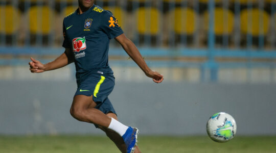 O atacante Tetê entra na mira do Athletico