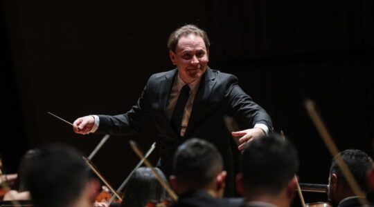 Orquestra Sinfônica do Paraná toca Shostakovich e Vaughan Williams no Guaíra neste domingo