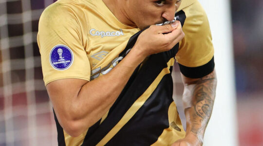 Christian em Athletico e Cerro Porteño empatam em Assunção pelo playoff da Copa Sul-Americana