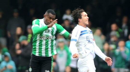 O zagueiro Benevenuto