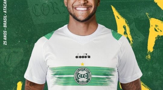 Coritiba anuncia Junior Brumado