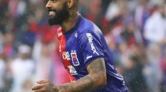 Bruno Silva pelo Paraná Clube