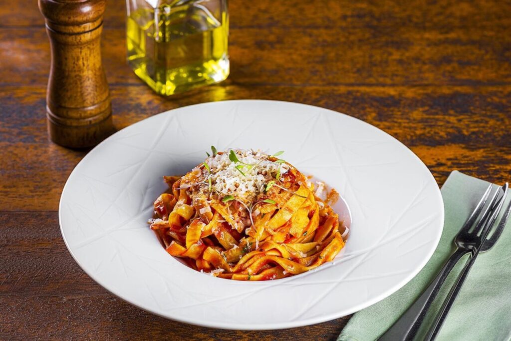 Fettucine-a-matriciana-foto-Rodrigo-Pierrot