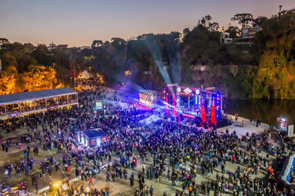 Quatro palcos, 20 atrações musicais, atividades radicais, gastronomia, espaço kids e muito mais esperam o público na sétima edição do Festival Crossroads – Cred Never Surrender Photo Team