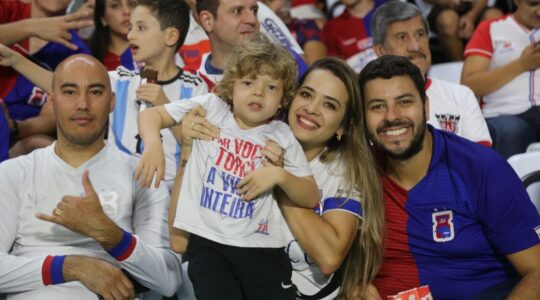 Torcida do Paraná Clube no Couto Pereira