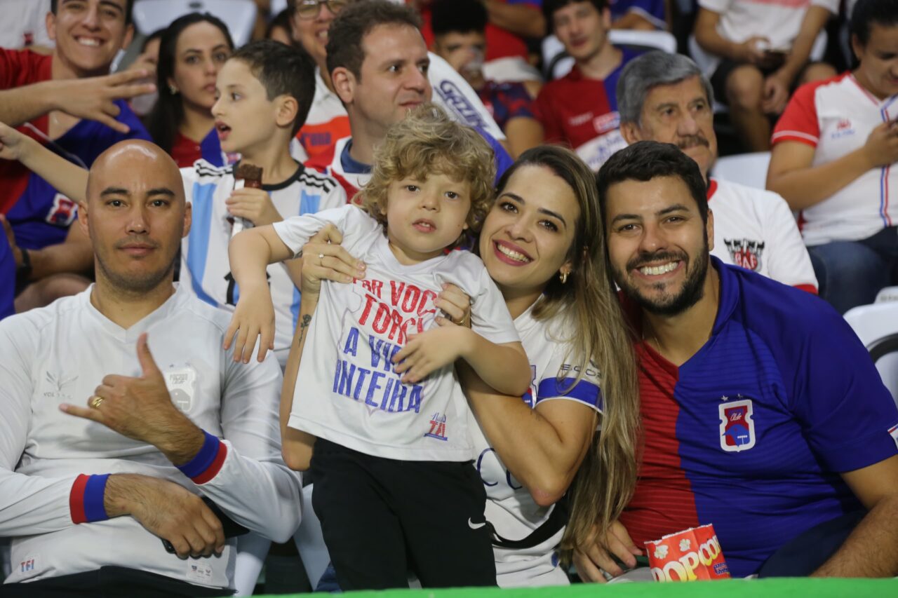 Torcida do Paraná Clube no Couto Pereira