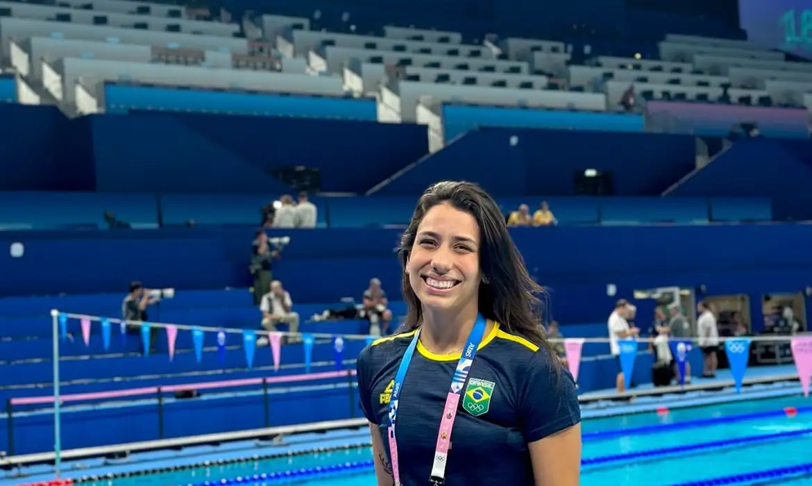 ana_carolina_vieira_nat_expulsa_paris_2024
