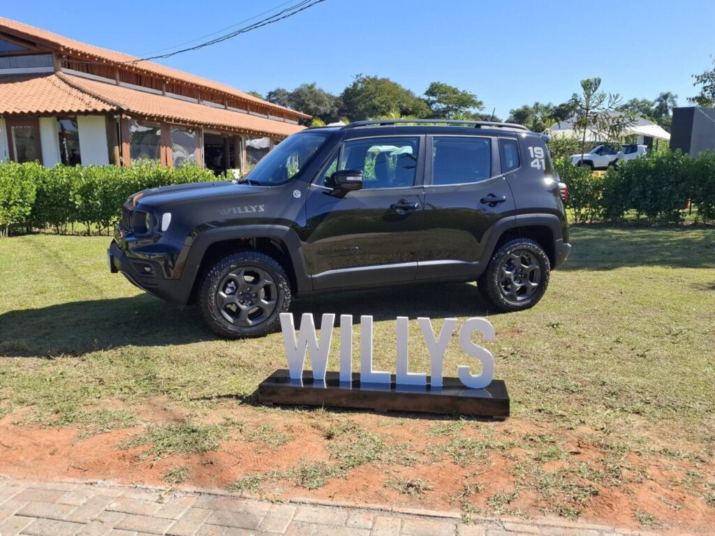 jeep-renegade-2025-03.jpg__2040.0x1530.0_q85_subsampling-2