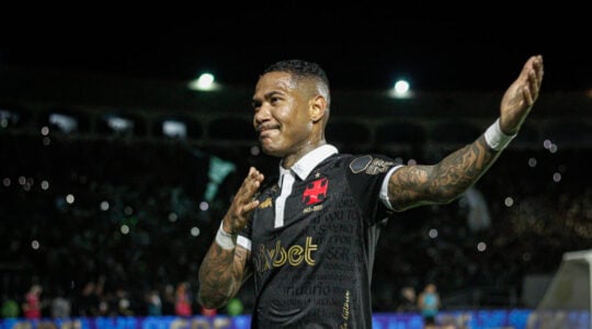 Coritiba contrata por empréstimo o volante Zé Gabriel, do Vasco, jogador que já atuou como zagueiro no Internacional