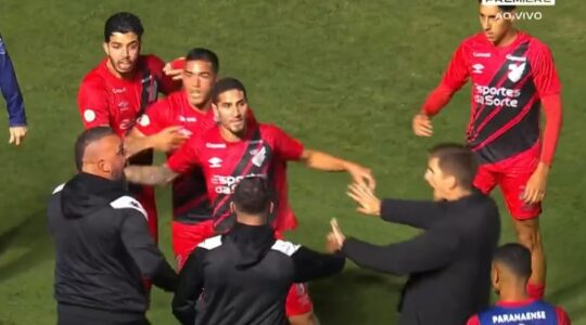 Briga de Vasco x Athletico em São Januário