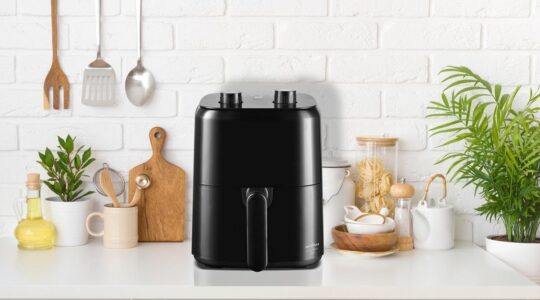 Copo térmico 59 off e Air Fryer com redução de R$ 107 Amazon tem ofertas em itens de cozinha