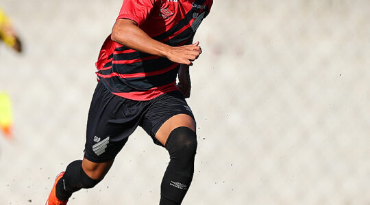 Leo Derik do Athletico