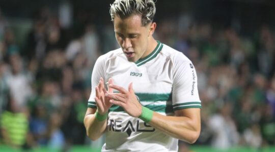 O meia Matheus Frizzo, do Coritiba