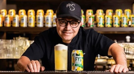 Heineken apresenta cardápio de drinks com refrigerantes do grupo durante evento em bar de Curitiba
