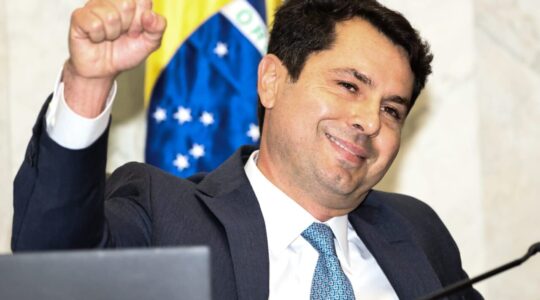 alexandre curi mesa assembleia