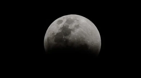 977598-27092015-super lua280915_4