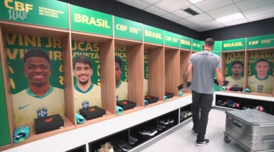 Kits entregues pelo Athletico Paranaense para os jogadores da seleção brasileira