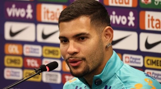 O volante Bruno Guimarães, da seleção brasileira, em entrevista em Curitiba