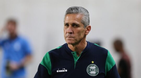 O técnico do Coritiba, Jorginho